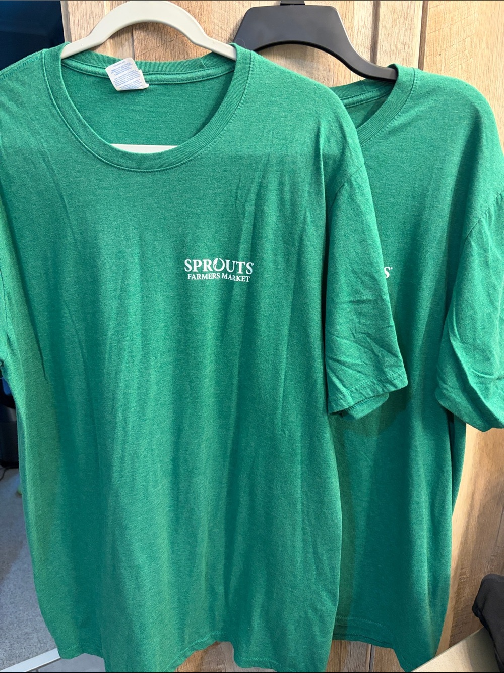 Unisex XL Sprouts Market Green Short Sleeve Logo Tees fruit and avocado